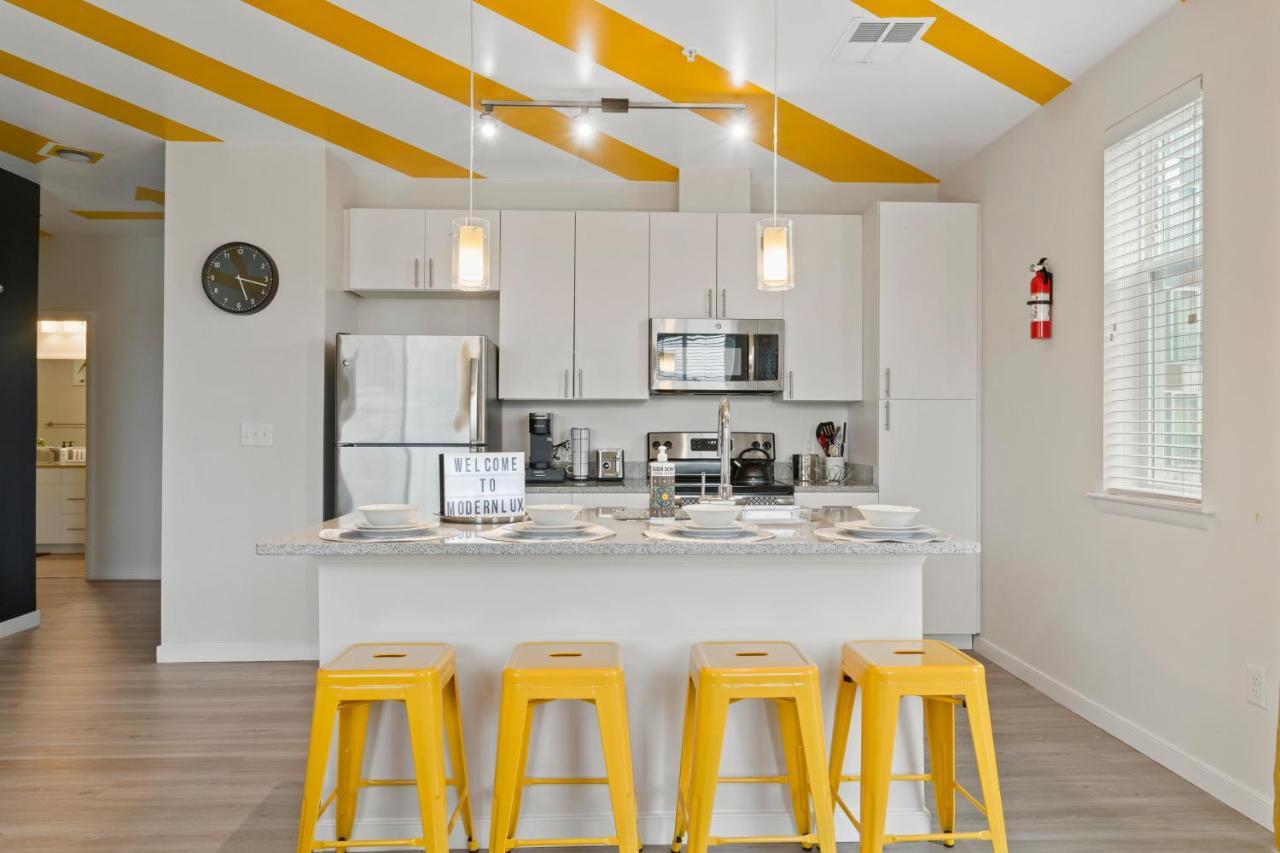 Modern 2br 2ba Free Off-street Parking & Wifi Baltimore